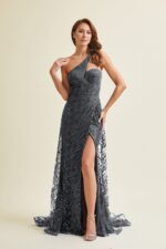 Vestido gris asimétrico de un hombro