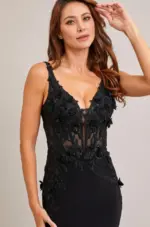 Vestido sirena negro con transparencia en corset y flores de pedrería - Image 2