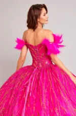Vestido rosa de XV con plumas en hombros - Image 3