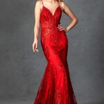 Vestido corte sirena rojo con lentejuela en forma floral