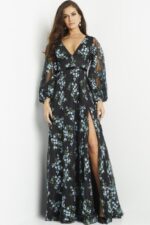 Vestido floreado con abertura en pierna