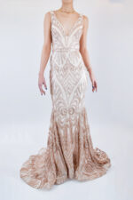 Vestido rose gold corte sirena con estampado en lentejuela
