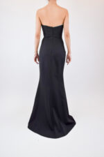 Vestido strapless negro con olan blanco en escote - Image 2