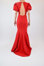 Vestido rojo de sirena con manga abullonada y abertura en pierna - Image 2