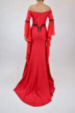 Vestido rojo de mangas de pico y cinto negro - Image 2
