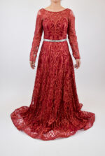 Vestido rojo de estampado brilloso con cinto
