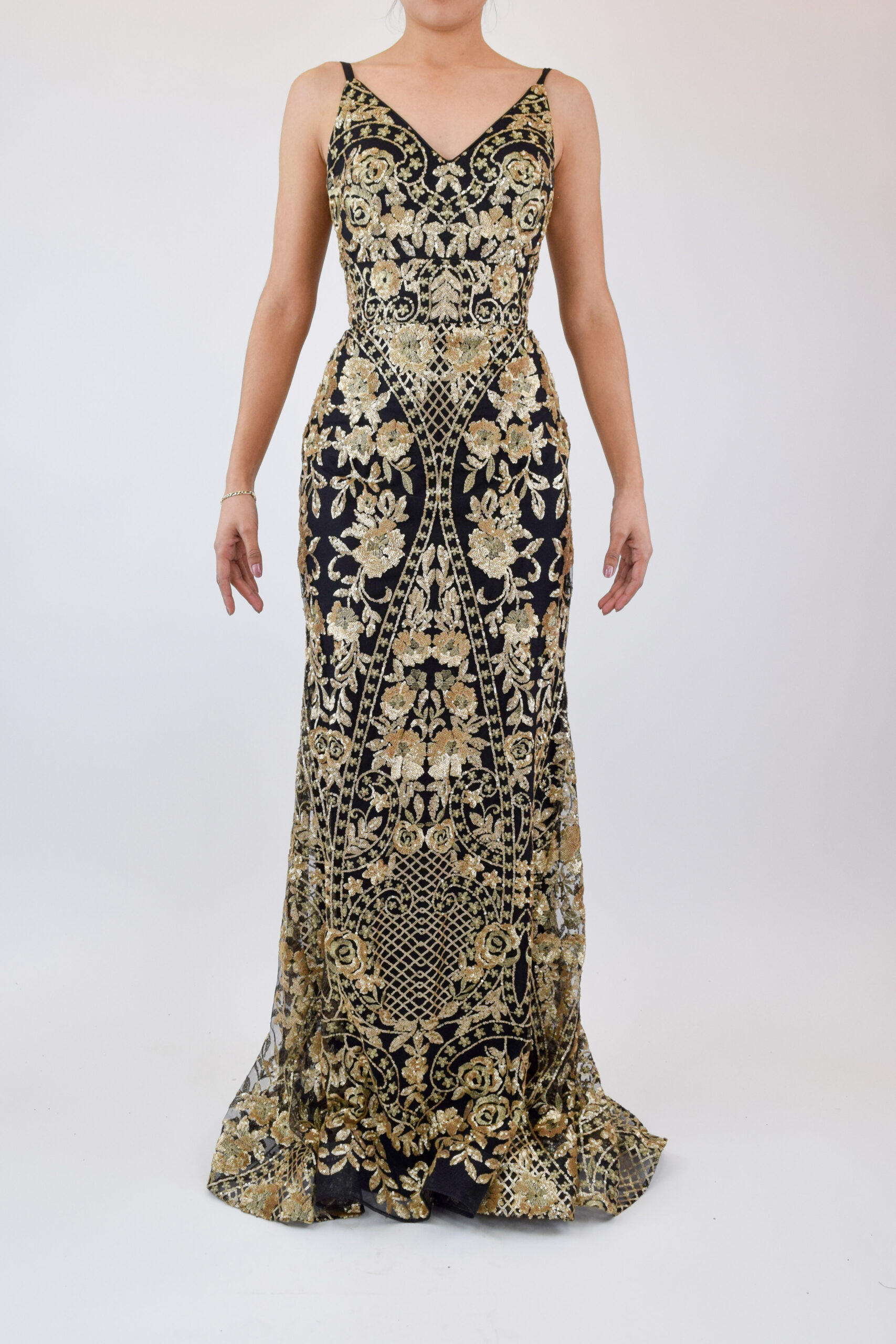 CUATRO (7) Vestido recto dorado con bordado floral - Image 1