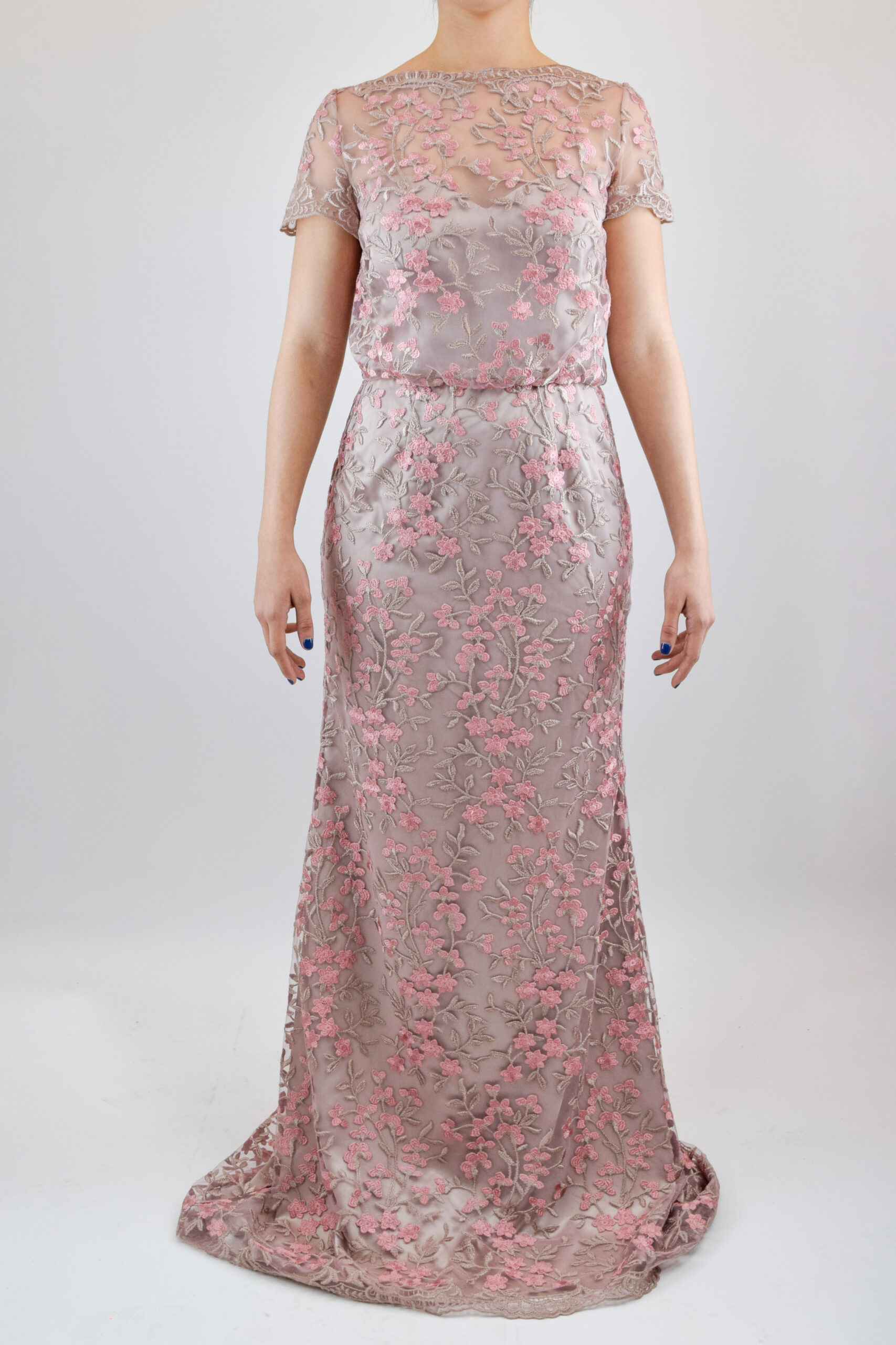 CUATRO B (11) Vestido gris con bordado floral rosa - Image 1