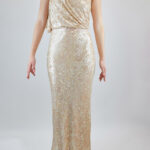 Vestido asimétrico dorado de lentejuela corte recto