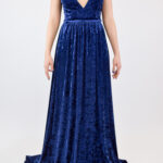Vestido azul de terciopelo con espalda cruzada doble