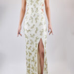 Vestido halter de lentejuela y escote en espalda