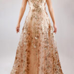 Vestido rose gold corte A con flores de lentejuela