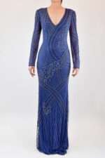 Vestido azul marino con tela traslucida bordada con cristales