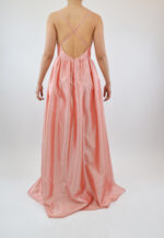 Vestido salmon con espalda cruzada y escote en V - Image 2