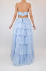 Vestido azul cielo en corte A con olanes y transparencia en abdomen - Image 2