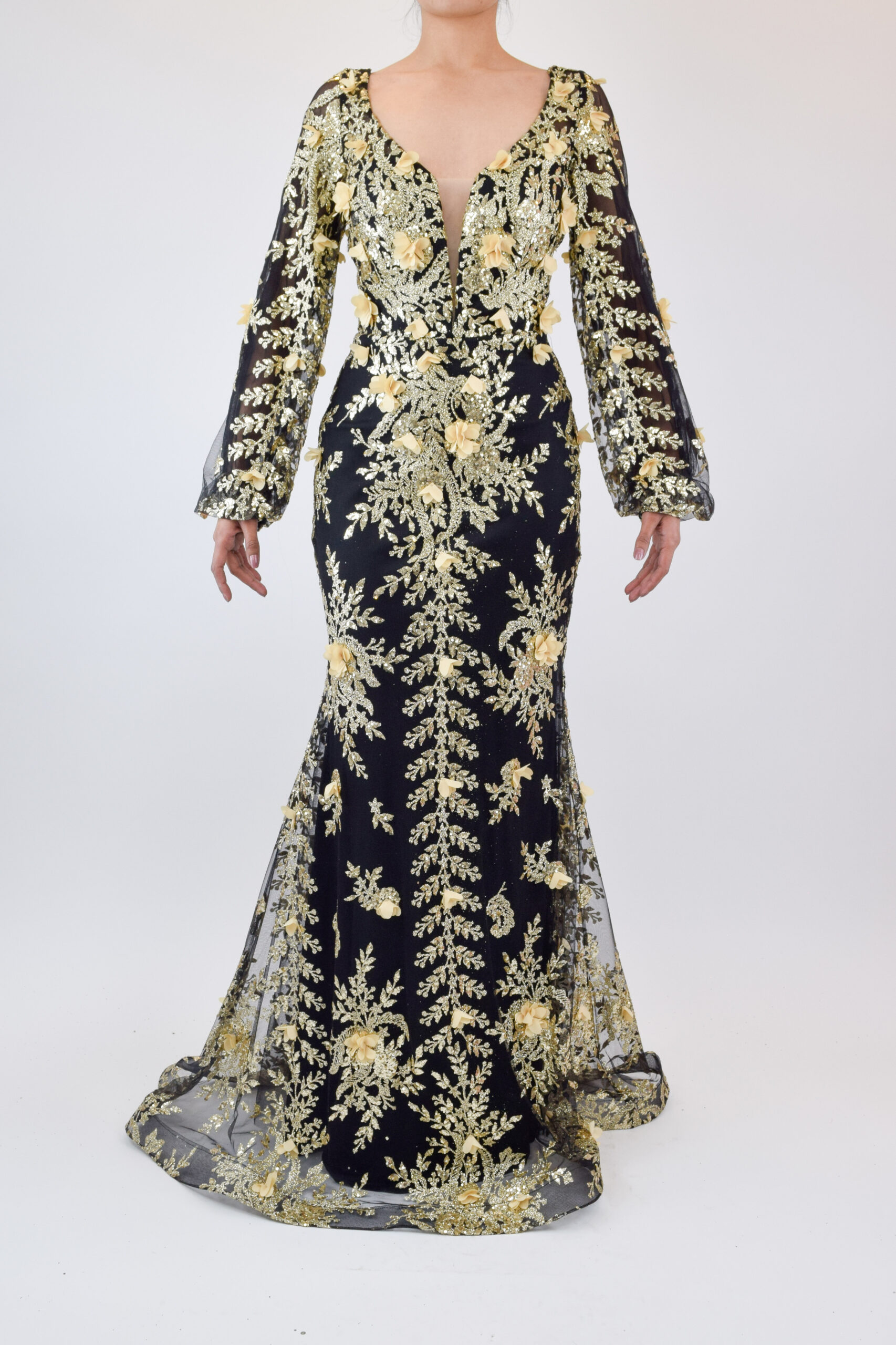 MM (1) Vestido negro de sirena con bordado de lentejuela dorado y flores - Image 1