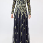 Vestido de manga larga negro con bordado dorado