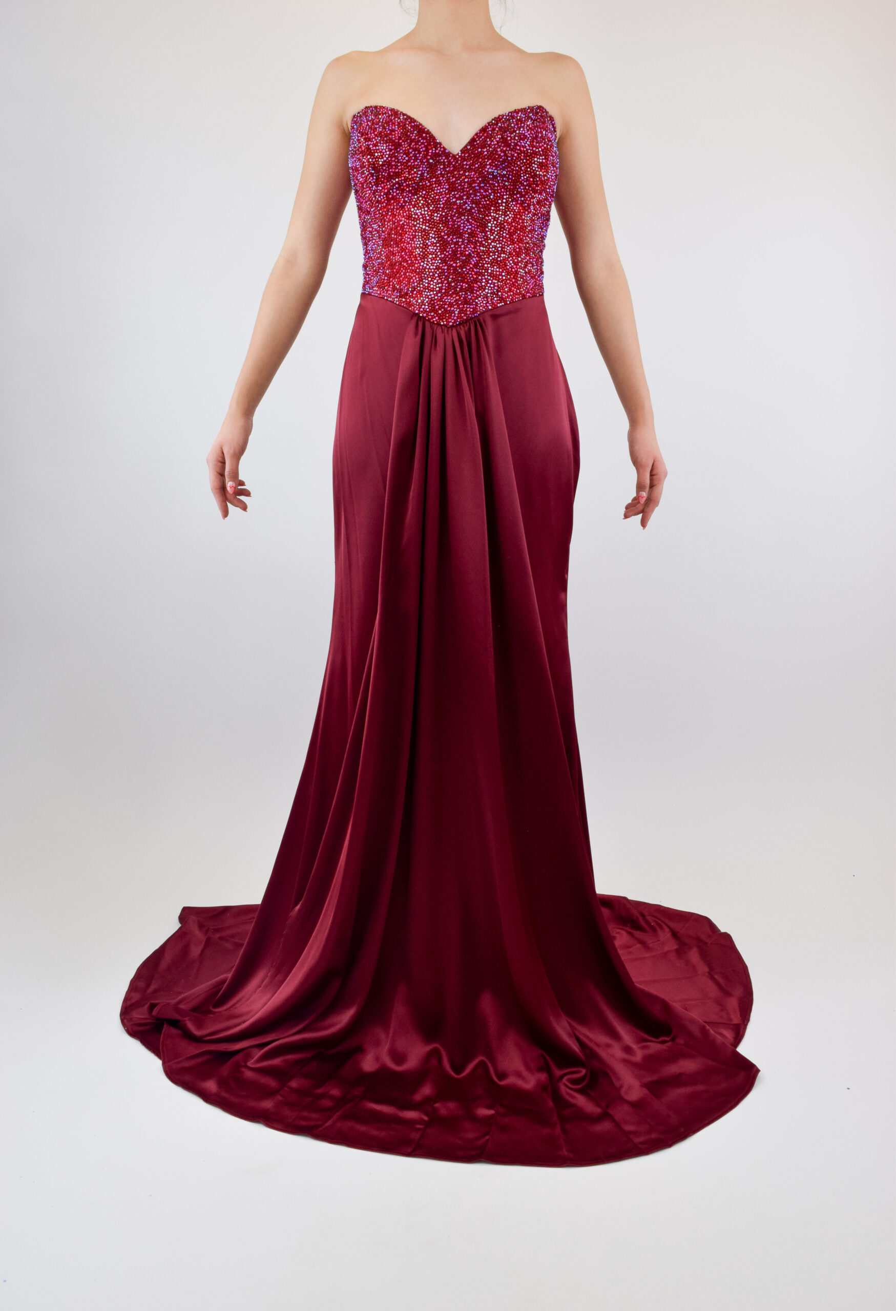 DSC_0394 Vestido strapless vino de sirena con plisado en abdomen y corset de pedrería - Image 1