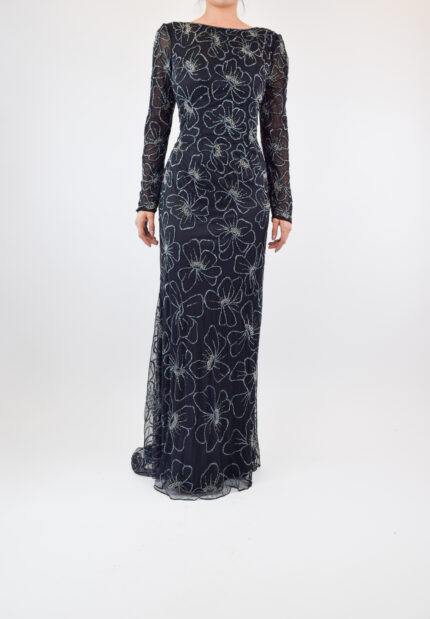 Vestido negro de manga larga con flores de pedrería bordada