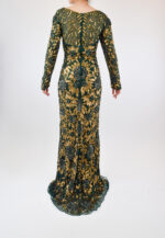 Vestido verde de lentejuela con diseño floral dorada - Image 2