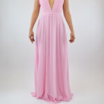 Vestido rosa pastel con espalda cruzada y escote en V con tablones en busto