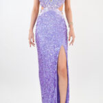 Vestido morado de lentejuela con espalda cruzada y escote en abdomen