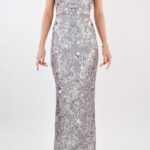 Vestido plata de lentejuela con tirantes cruzados en espalda
