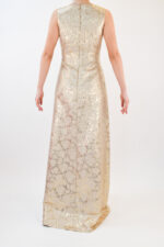Vestido dorado metálico con estampado de rosas en dorsdo - Image 2