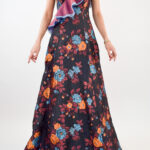 Vestido asimétrico floreado con olan cruzado