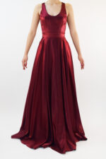 Vestido guinda de corte A con escote en U