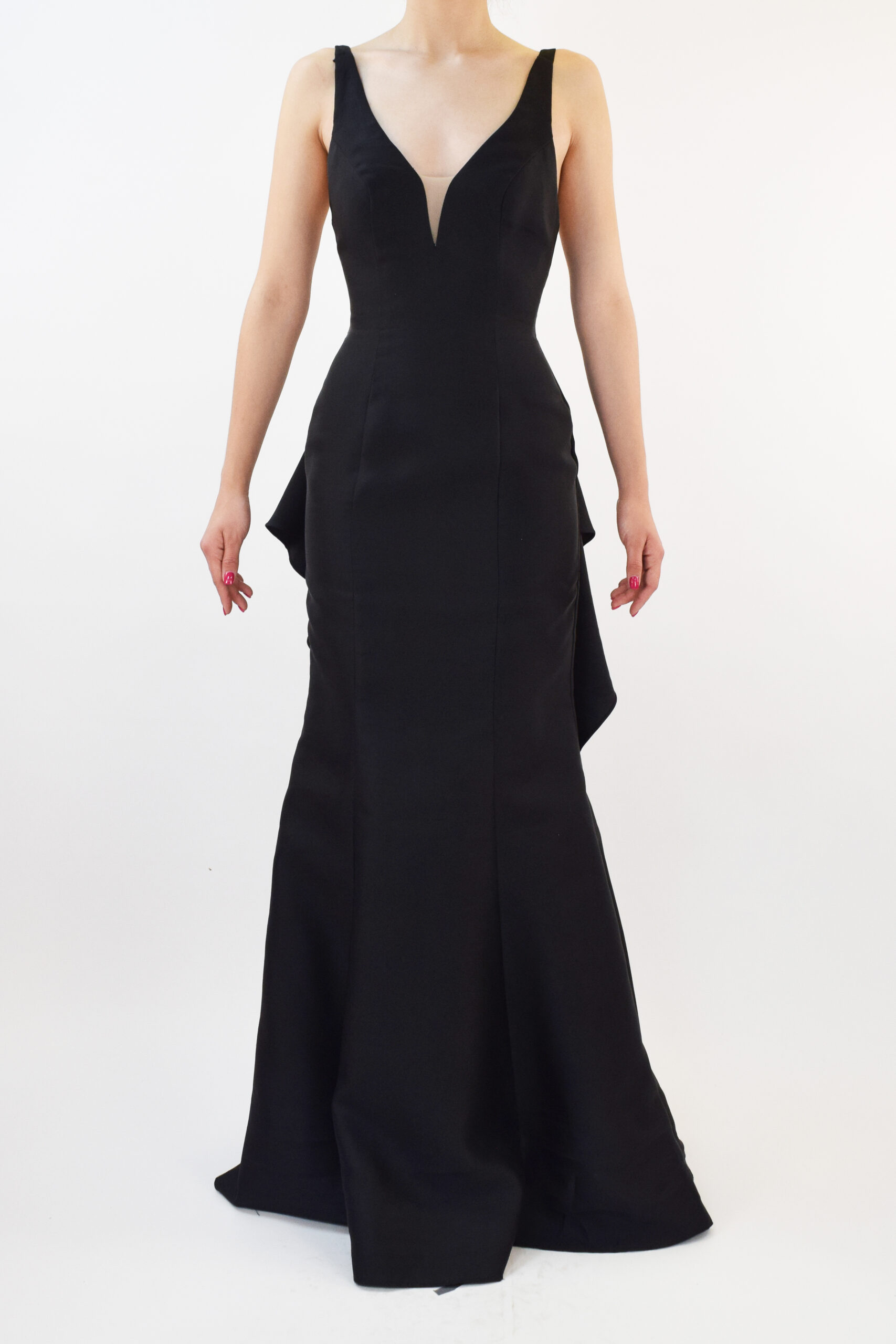 Rr2-59 Vestido negro liso en corte sirena con escarola en parte trasera - Image 1