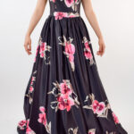 Vestido floreado de corte A y cuello alto