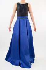 Vestido bicolor azul con negro en corte A con cinto de pedrería