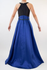 Vestido bicolor azul con negro en corte A con cinto de pedrería - Image 2