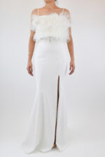 Vestido blanco strapless con flores de tul en busto