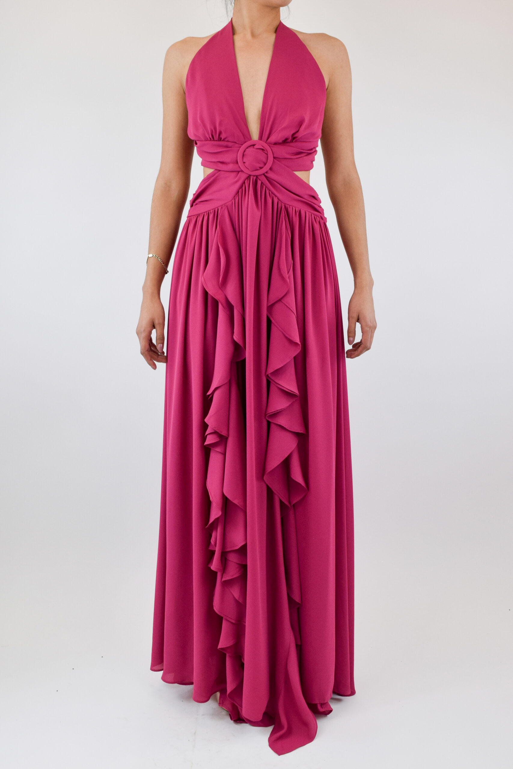 S-35 Vestido halter rosa con abertura en costados, olanes y escote en espalda - Image 1