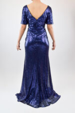 Vestido azul, recto de lentejuela con cruce en escote y plisado en costado de abdomen - Image 2
