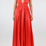 Vestido rojo con escote pronunciado en busto y espalda con escote